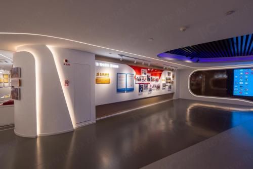 智能互联，高效协同 ITC保伦股份引领无纸化会议与LED显示系统新篇章